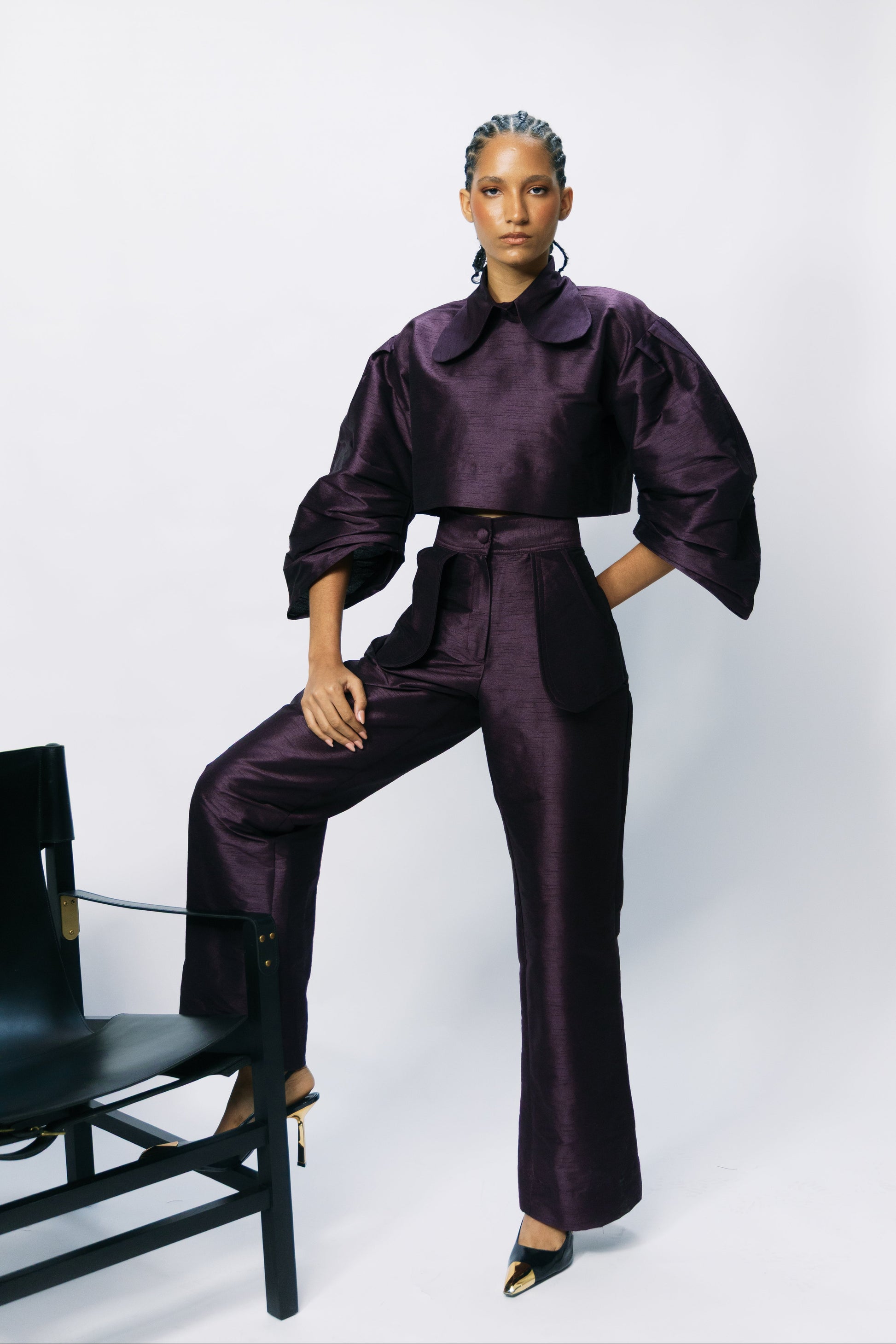 PLISSÉ CROPPED TOP - PRUNE