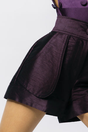 APLIQUE TAILORED SHORT - PRUNE