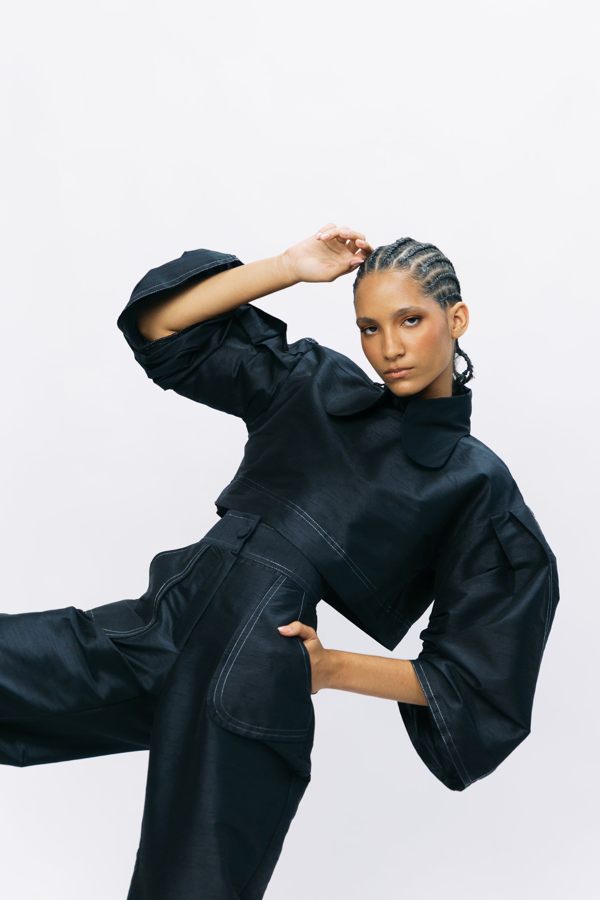 PLISSÉ CROPPED TOP - ONYX