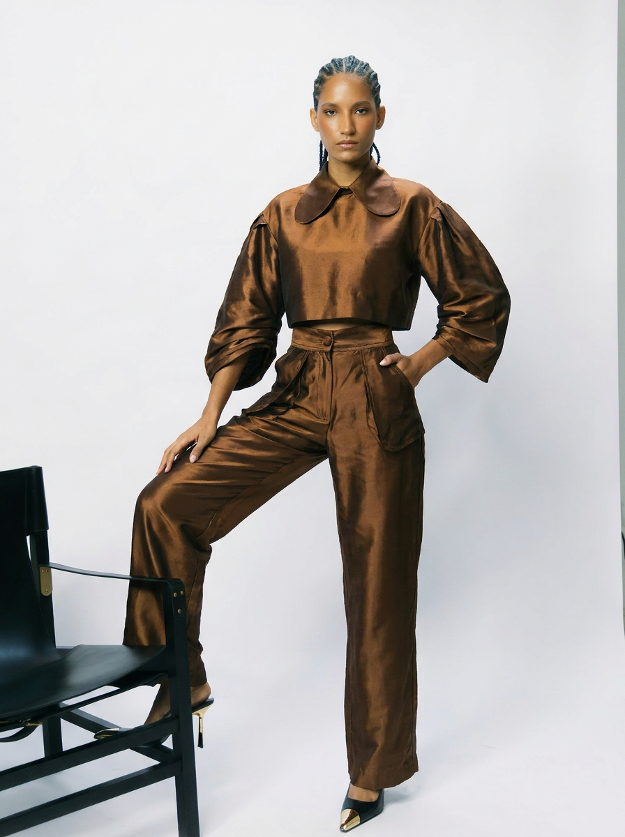 PLISSÉ CROPPED TOP - BRONZE