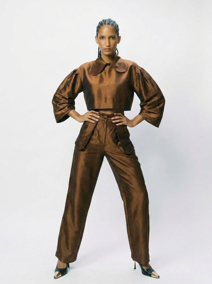 PLISSÉ CROPPED TOP - BRONZE